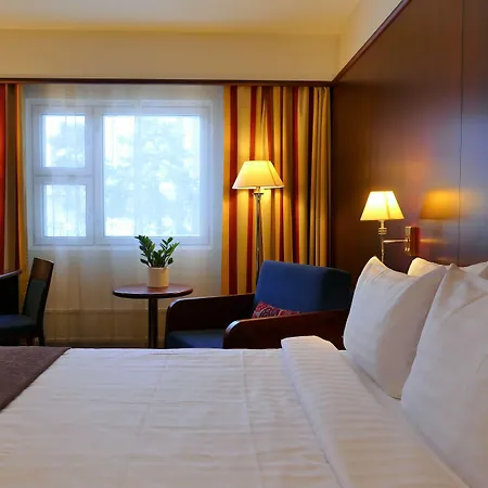 ホテル Kalliohovi ラウマ