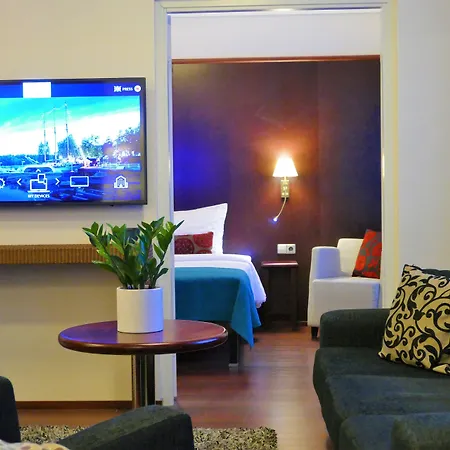 فندق Kalliohovi - Ilmastoidut Huoneet - 4*