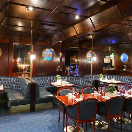 מלון Kalliohovi 4*