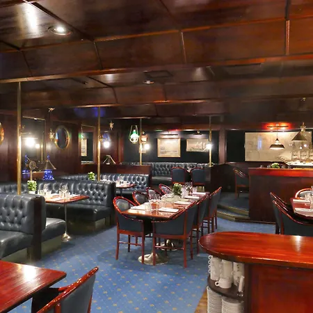 ホテル Kalliohovi