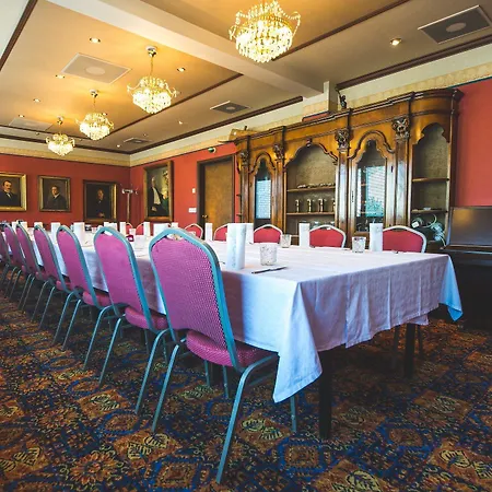 ホテル Kalliohovi