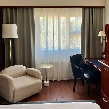 فندق Kalliohovi - Ilmastoidut Huoneet - 4*