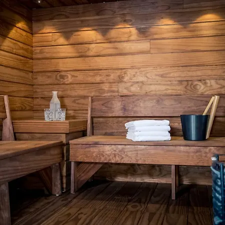 ホテル Kalliohovi